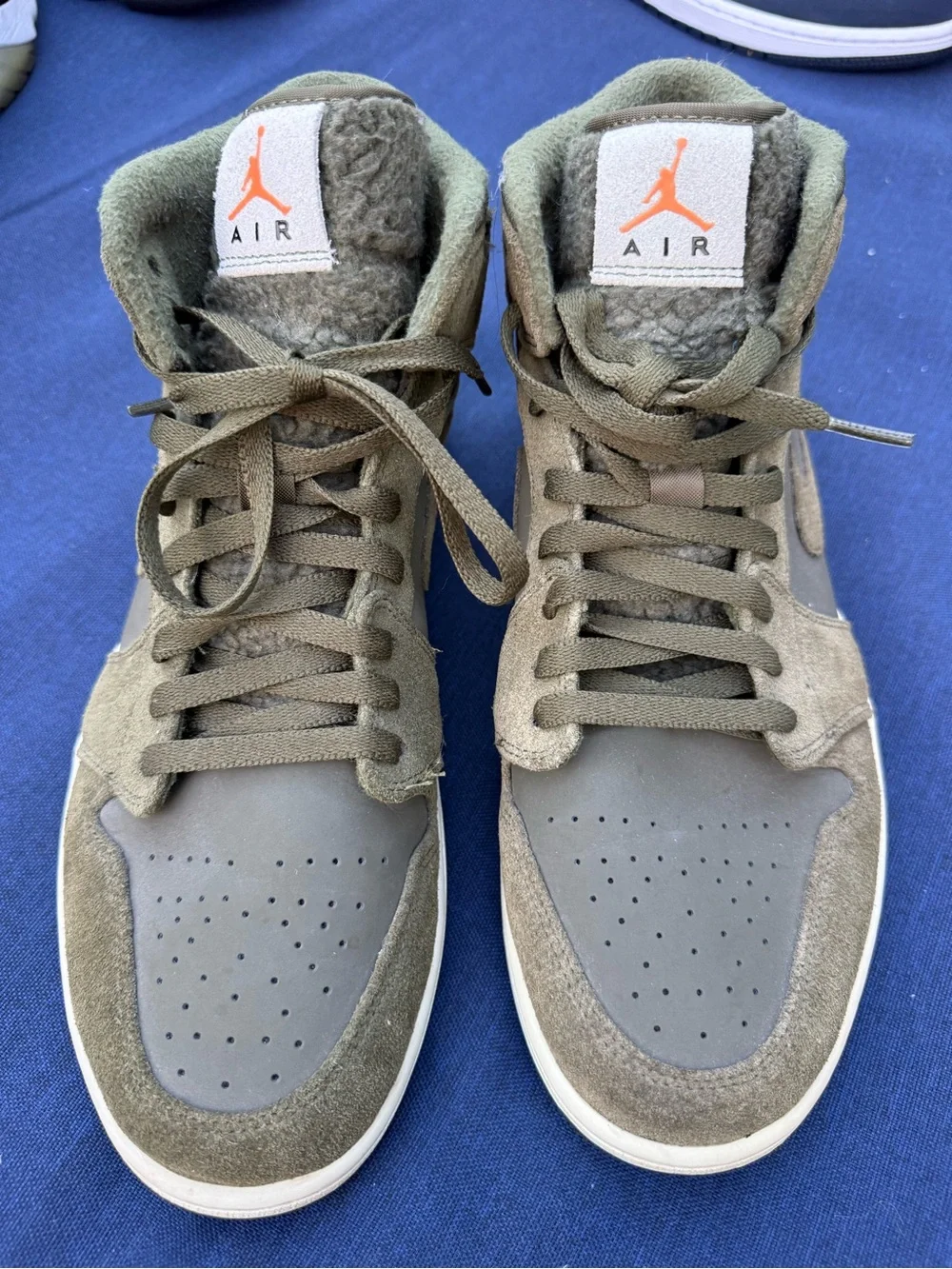 Jordan Men’s Rare Olive Green Sneakers Men’s Size 11.5 with Orange Jumpman